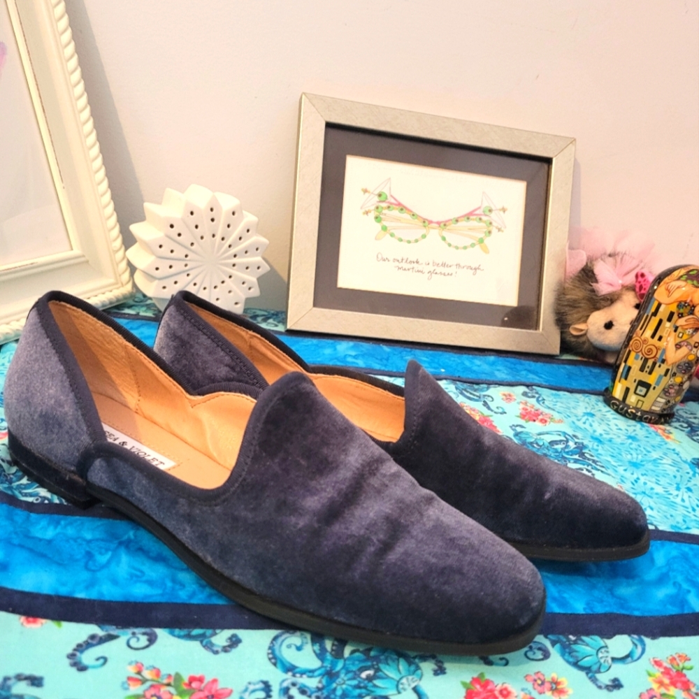 Chelsea ane Violet Blue Velvet Loafers. Size 7